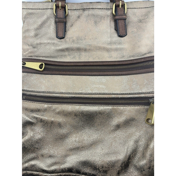 Fossil Explorer XL Metallic Leather Fold Over Crossbody Hobo Tote Shoulder Bag - Picture 4 of 11